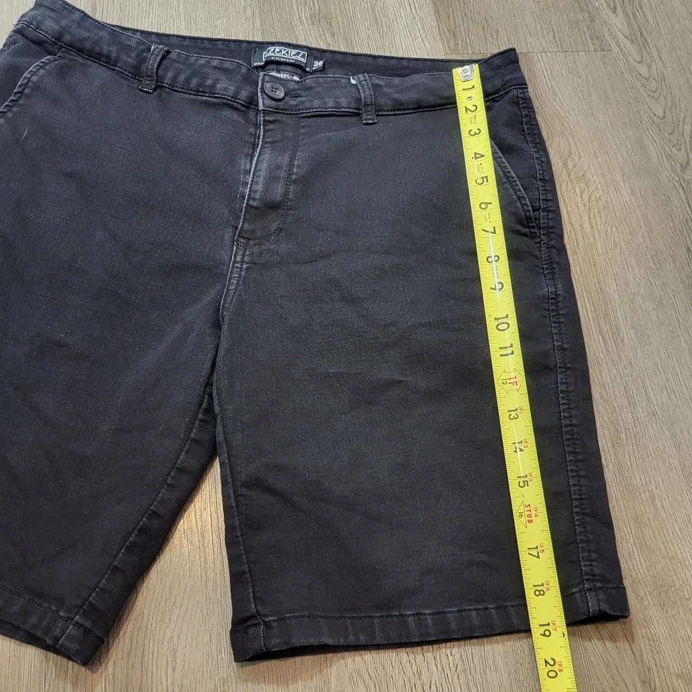 Ezekiel Men's Black Shorts Elastic Size 36 Waist 9
